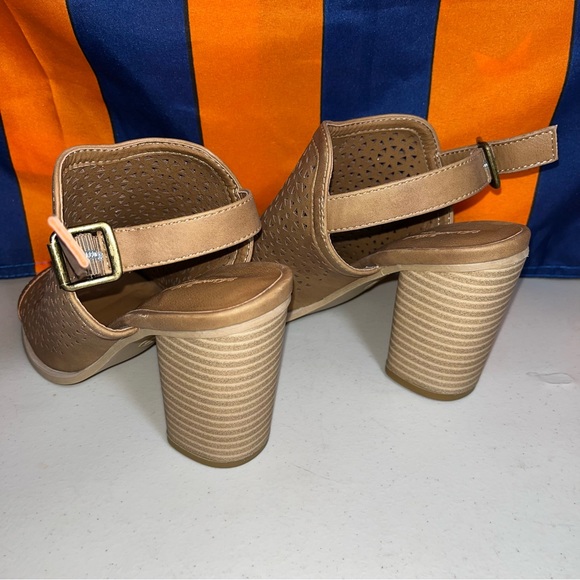 Universal Thread Cognac Millana Open Toe faux suede heel Sandals size 7 - Picture 3 of 8